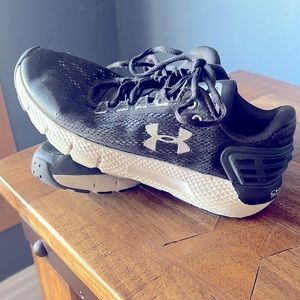 Under Amour size 5 running shoes